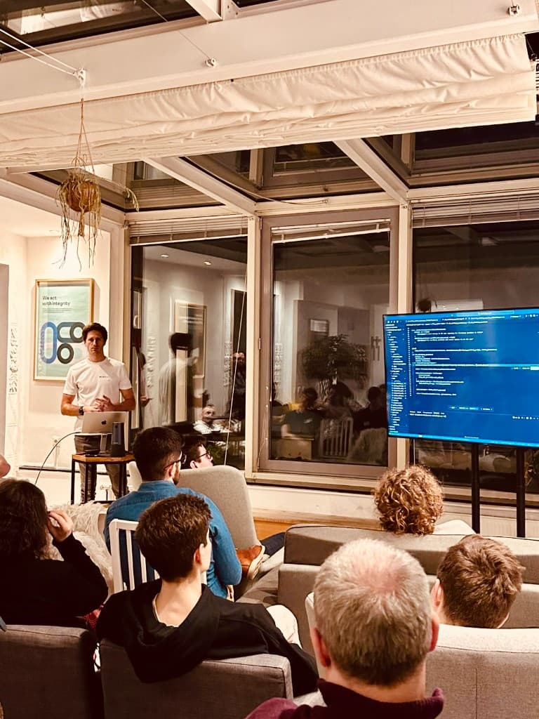 Speaker presenting at Cursor Vienna meetup
